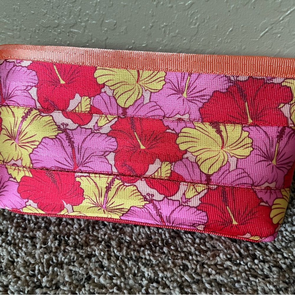 Harveys large hibiscus makeup case